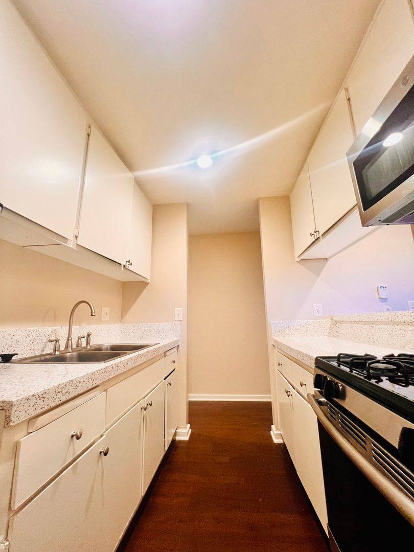 Apartment for rent at 393 Hamilton St, Costa Mesa, CA 92627