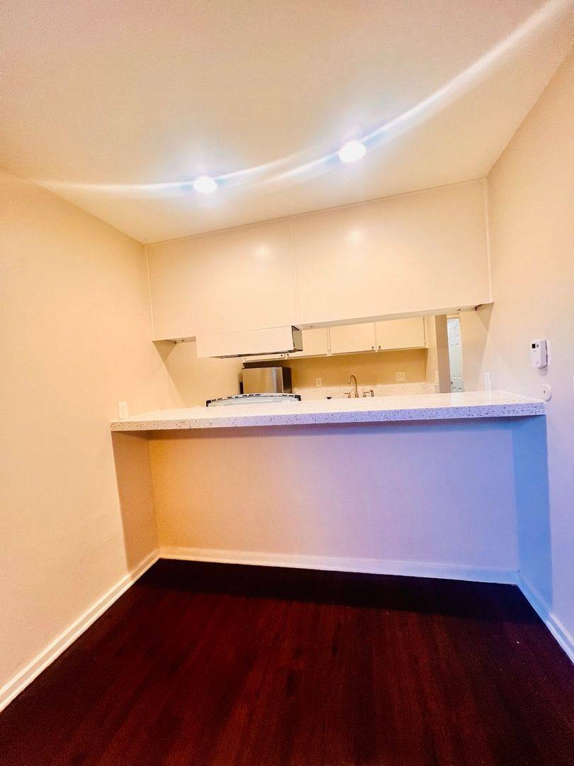 Apartment for rent at 393 Hamilton St, Costa Mesa, CA 92627