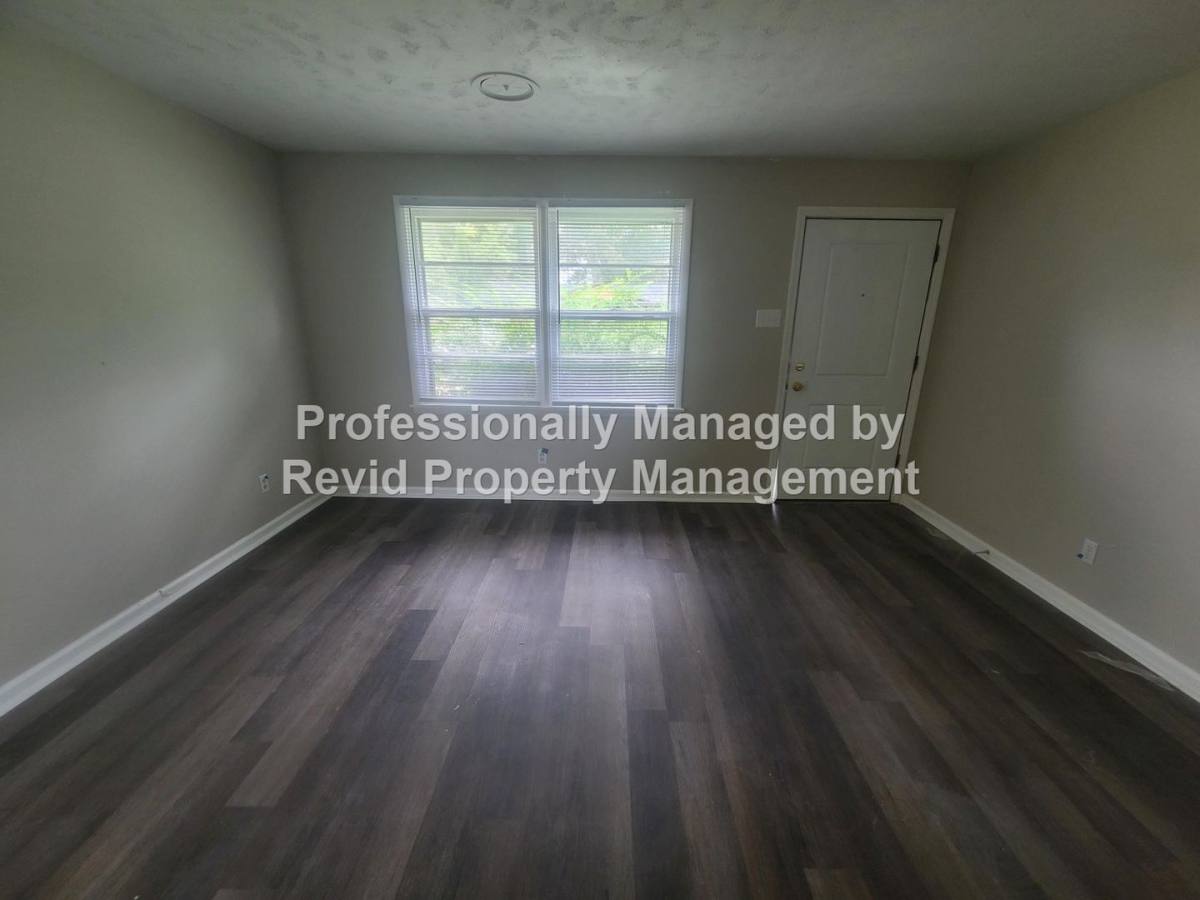 House for rent at 196 Ivan Rd, Memphis, TN 38109