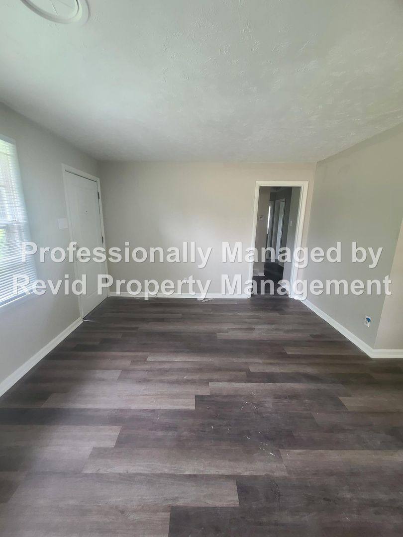 House for rent at 196 Ivan Rd, Memphis, TN 38109