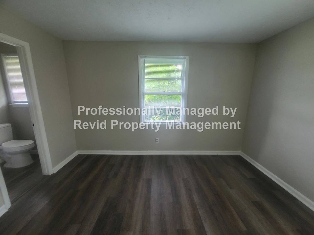House for rent at 196 Ivan Rd, Memphis, TN 38109