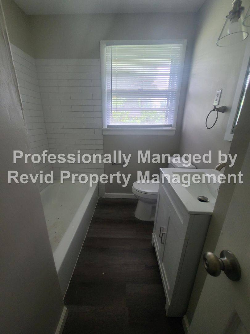 House for rent at 196 Ivan Rd, Memphis, TN 38109