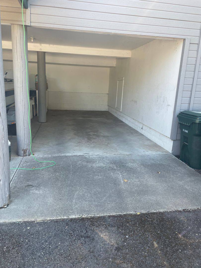 Apartment for rent at 300 Indian Trail Court, Shady Cove, OR 97539