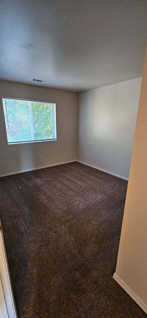 Apartment for rent at 300 Indian Trail Court, Shady Cove, OR 97539