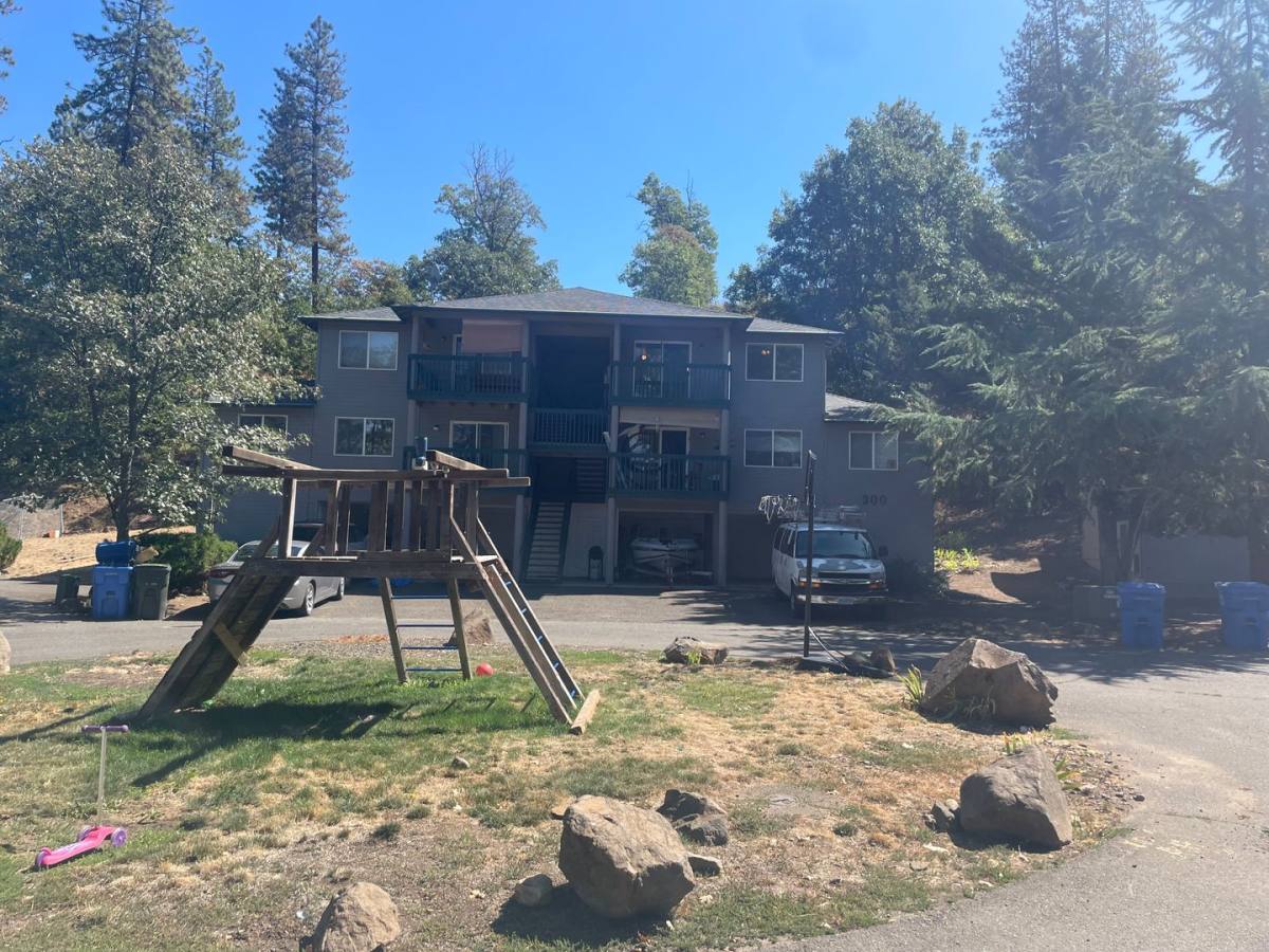 Apartment for rent at 300 Indian Trail Court, Shady Cove, OR 97539