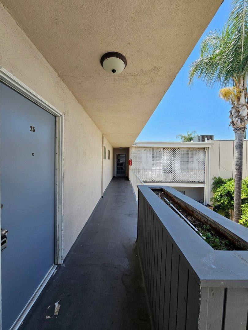 Apartment for rent at 8601 Balboa Blvd, Northridge, CA 91325