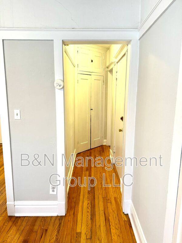 Apartment for rent at 1055 W Dakin #1, Chicago, IL 60613
