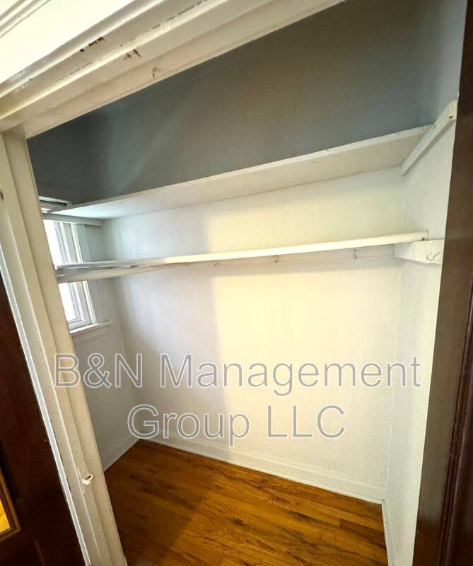Apartment for rent at 1055 W Dakin #1, Chicago, IL 60613
