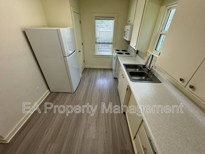 Apartment for rent at 116 Maple St SE #2, Albuquerque, NM 87106