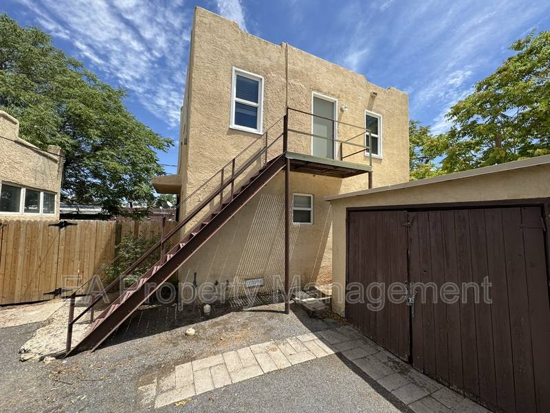 Apartment for rent at 116 Maple St SE #2, Albuquerque, NM 87106
