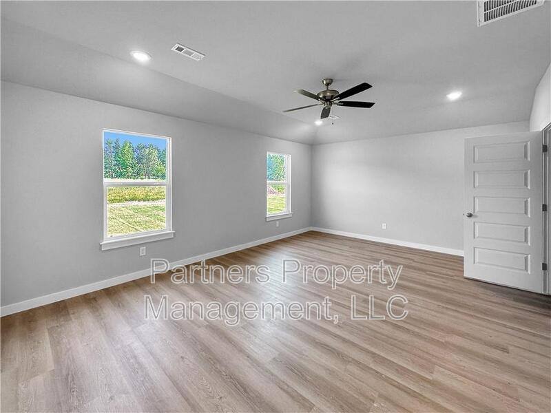 House for rent at 4390 W Glacier St, Fayetteville, AR 72704