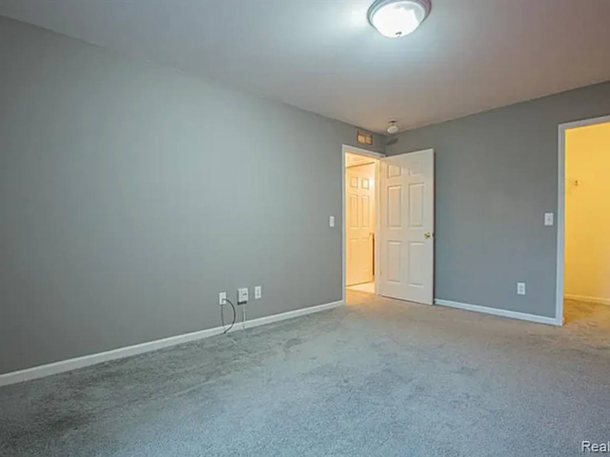 Condo for rent at 51602 Stern, New Baltimore, MI 48051