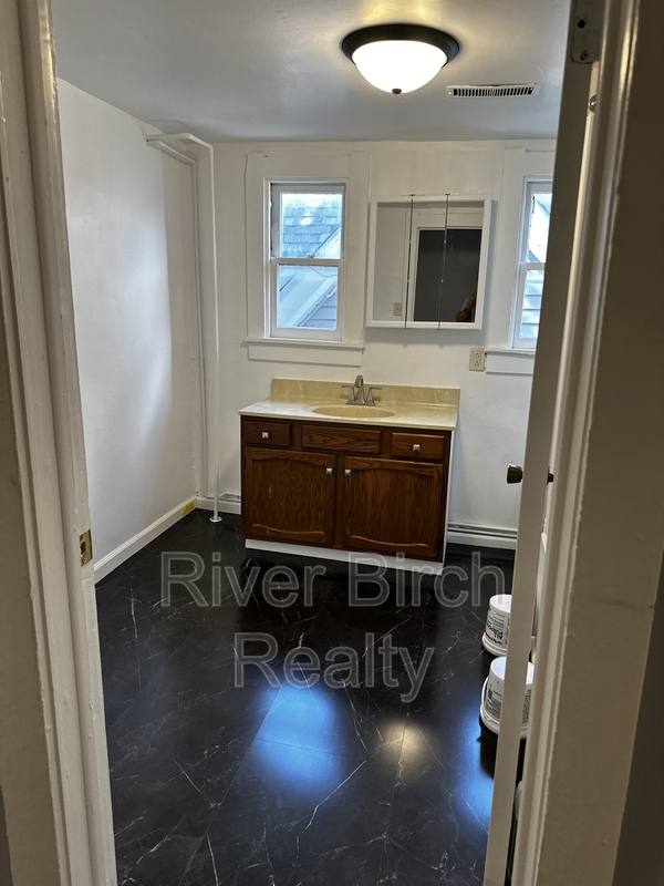 Apartment for rent at 613 S 5th St #3, Springfield, IL 62703