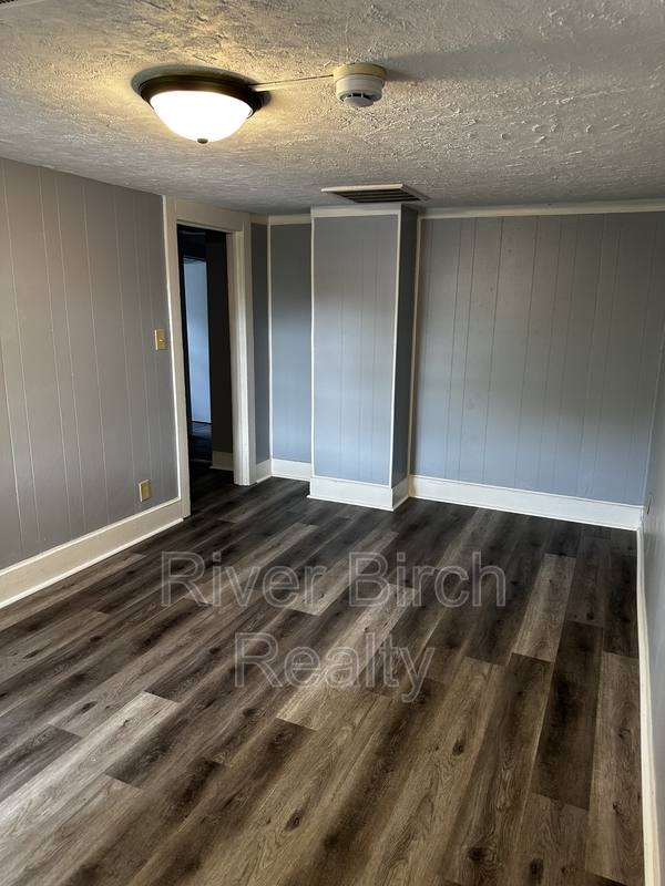 Apartment for rent at 613 S 5th St #3, Springfield, IL 62703