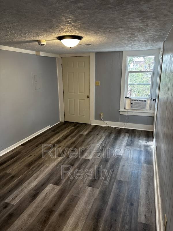 Apartment for rent at 613 S 5th St #3, Springfield, IL 62703