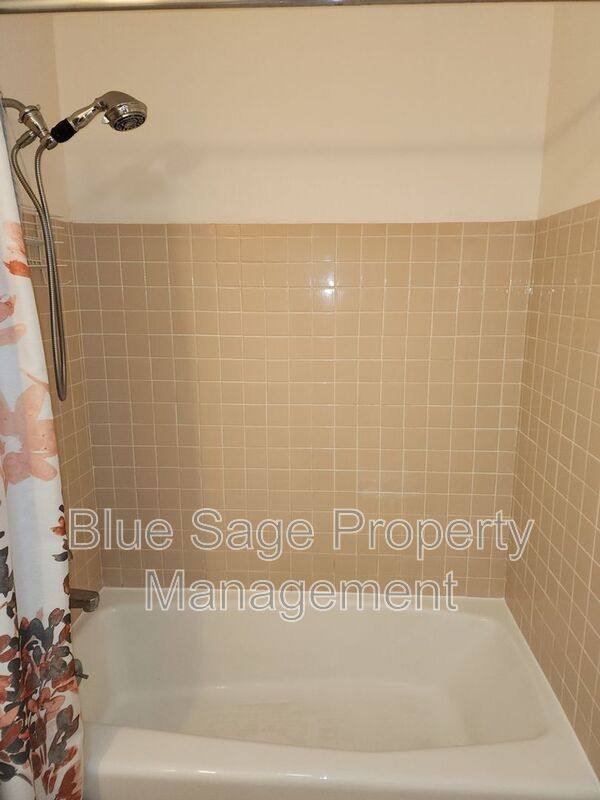 House for rent at 500 S 3rd Place, Sequim, WA 98382