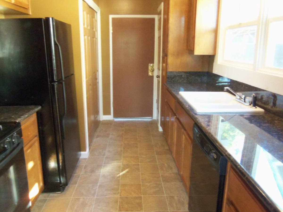 Apartment for rent at 929 W 22nd St, Merced, CA 95340