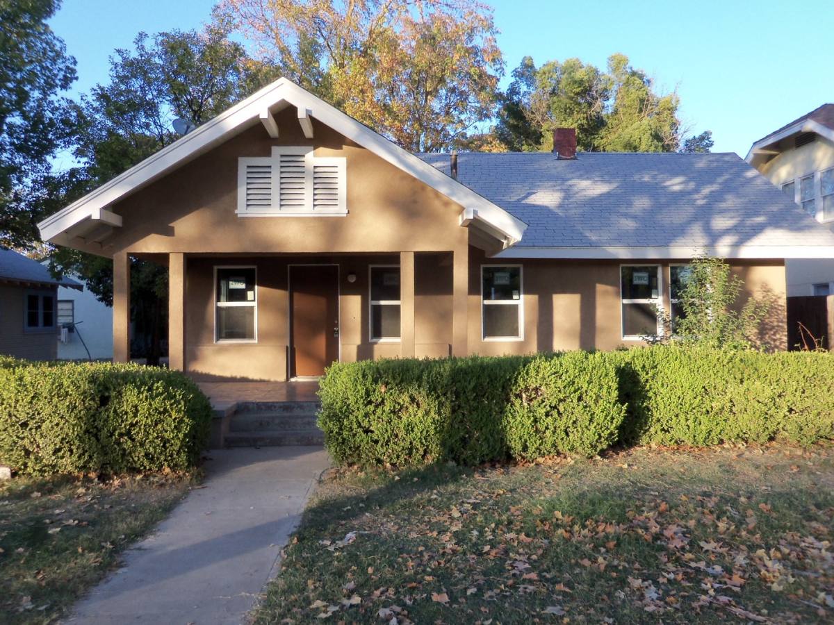 Apartment for rent at 929 W 22nd St, Merced, CA 95340