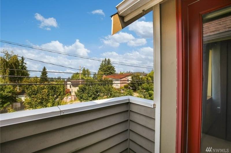 Townhouse for rent at 11014 Greenwood Ave N #B-1, Seattle, WA 98133