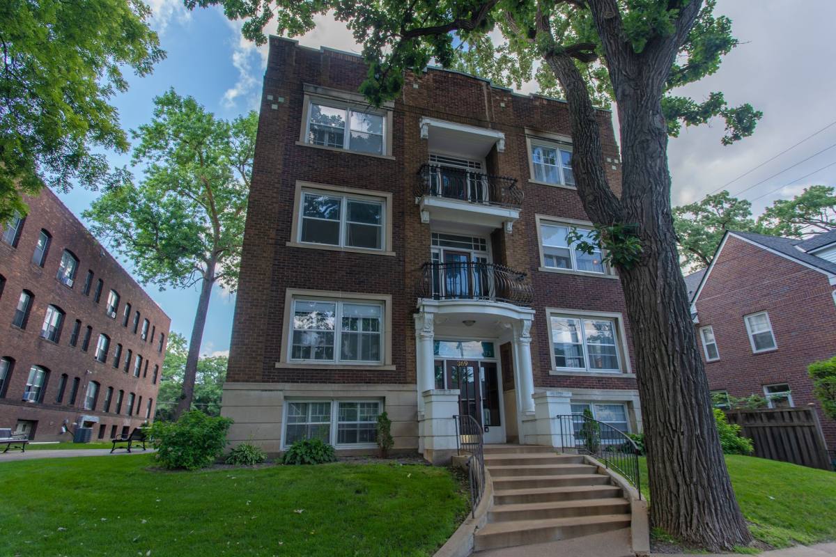 Apartment for rent at 136 Western N, Saint Paul, MN 55102