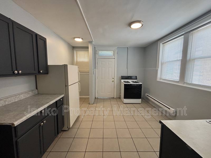 Apartment for rent at 8346 S Maryland Ave #3, Chicago, IL 60619