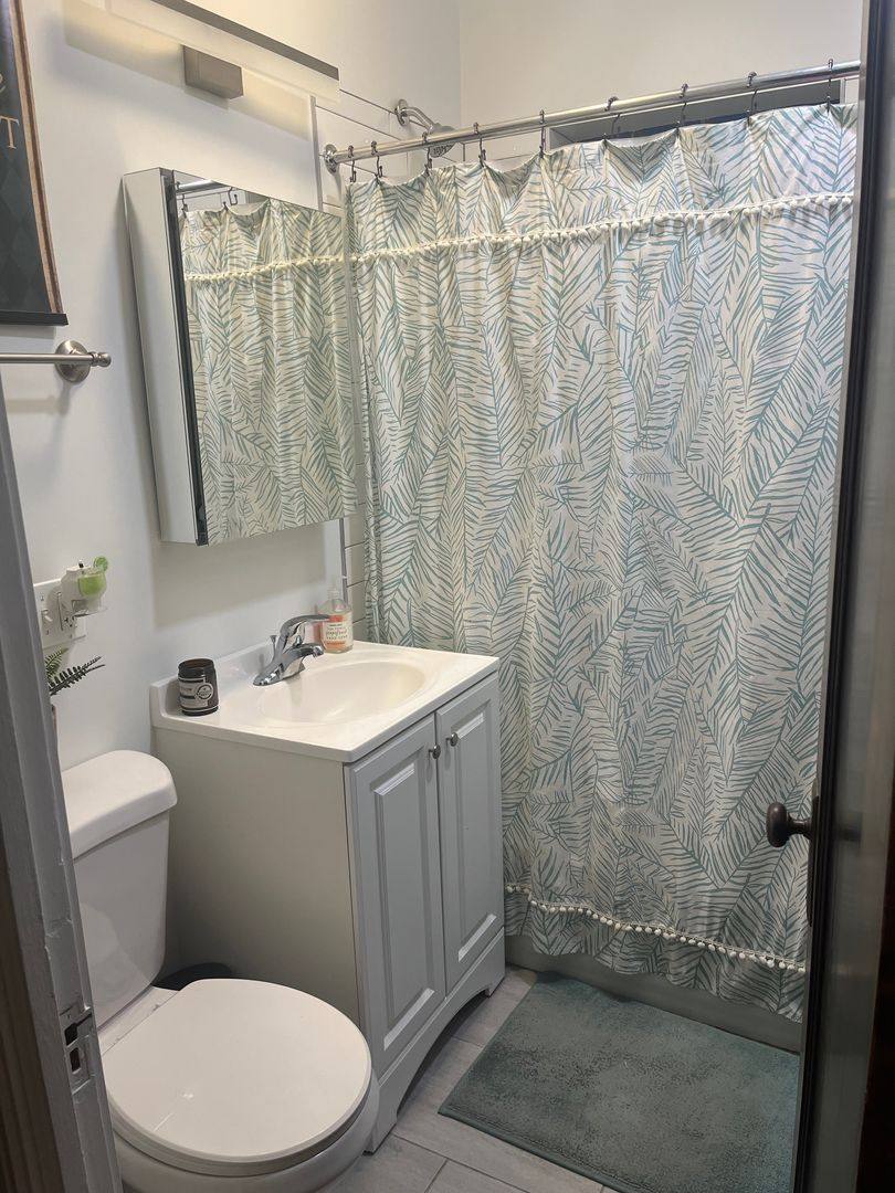 Apartment for rent at 4401-4411 N Hamilton, Chicago, IL 60625