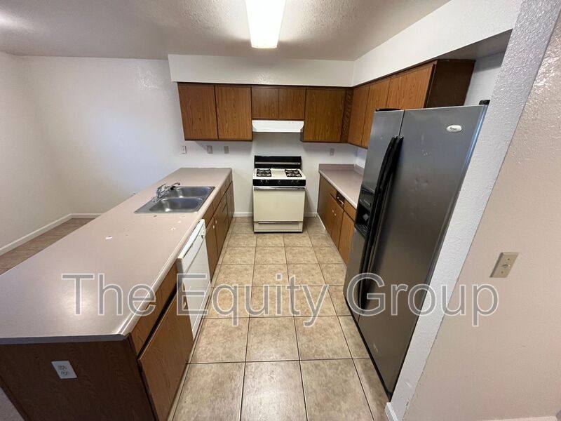 Apartment for rent at 120 E Henderson Ave #29, Porterville, CA 93257