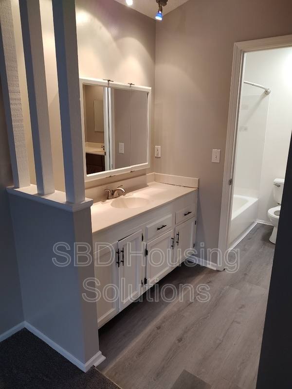 Townhouse for rent at 14031 Ballantrae Dr, Grandview, MO 64030