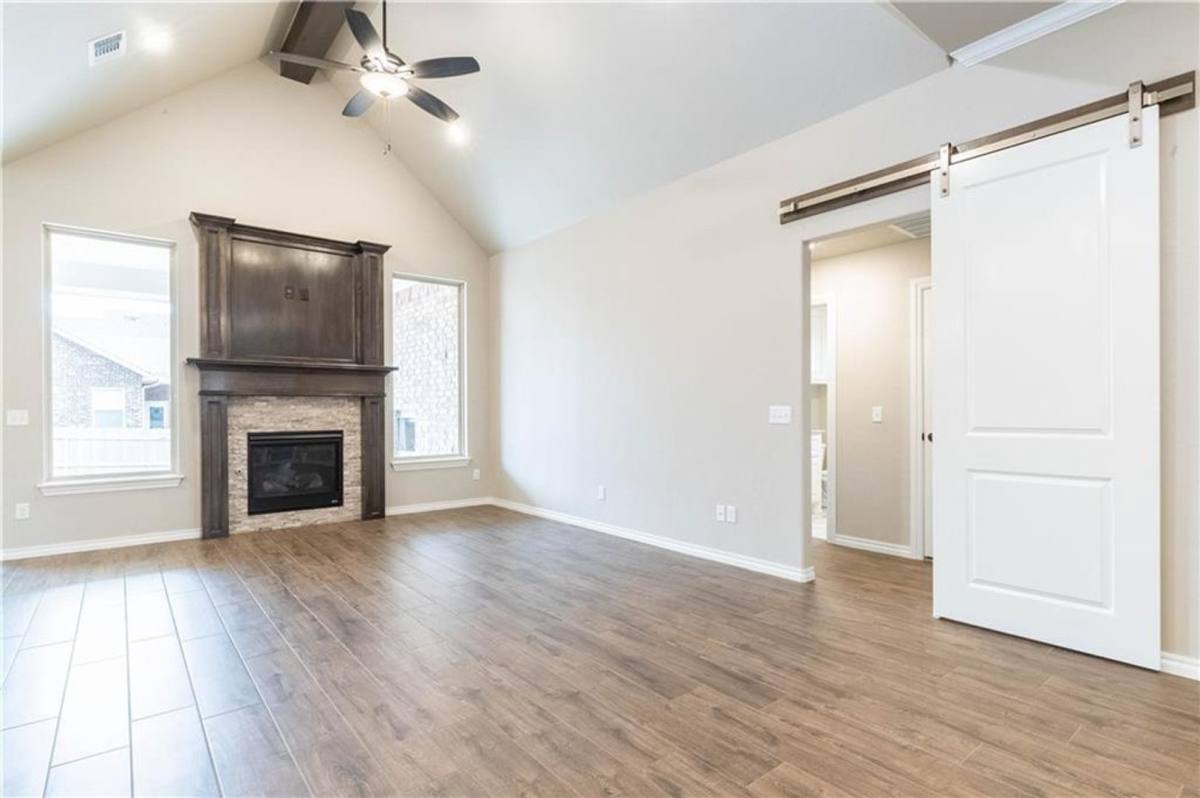House for rent at 504 NW 198th St, Edmond, OK 73012