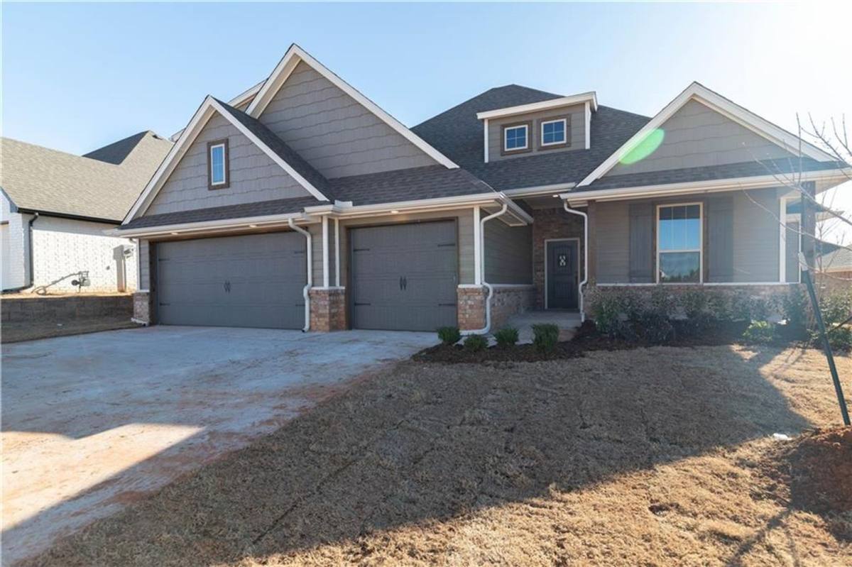 House for rent at 504 NW 198th St, Edmond, OK 73012