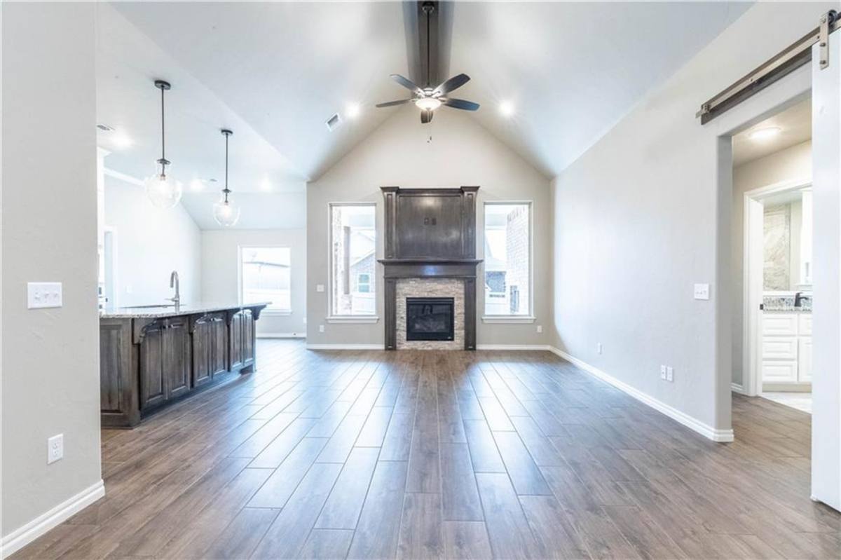 House for rent at 504 NW 198th St, Edmond, OK 73012