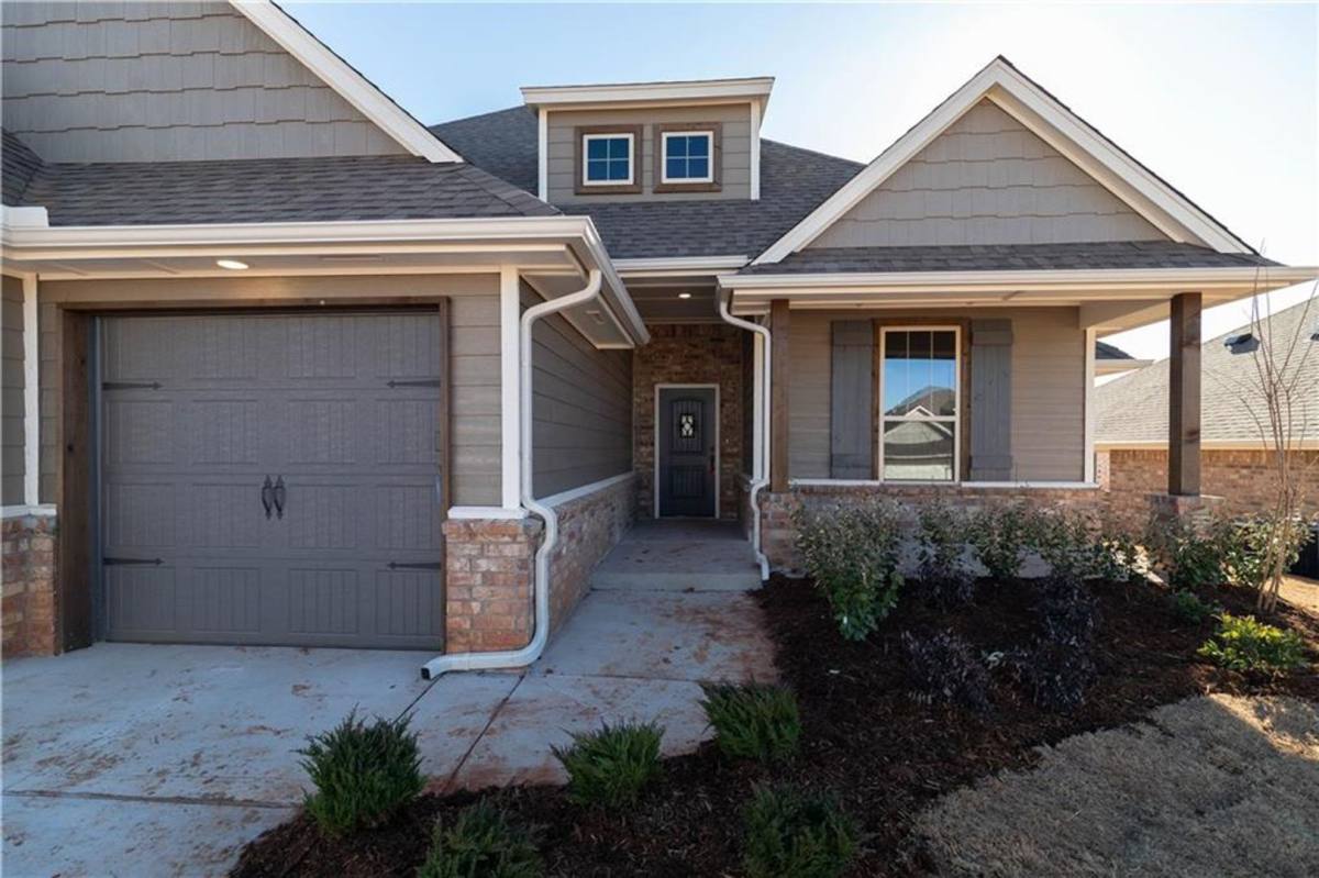 House for rent at 504 NW 198th St, Edmond, OK 73012