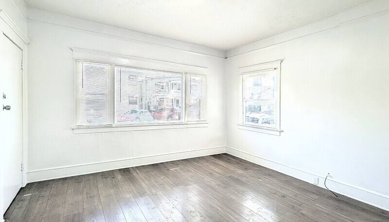 Apartment for rent at 435 W 4th St, Long Beach, CA 90802