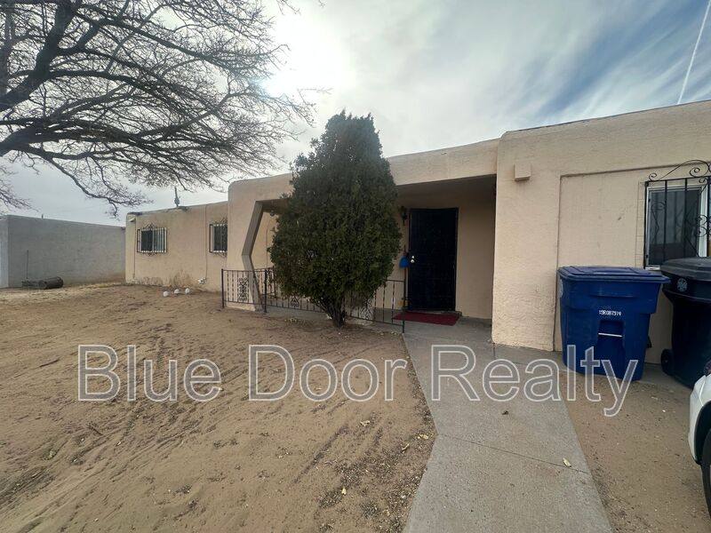 House for rent at 1521 Del Monte Trail SW, Albuquerque, NM 87121