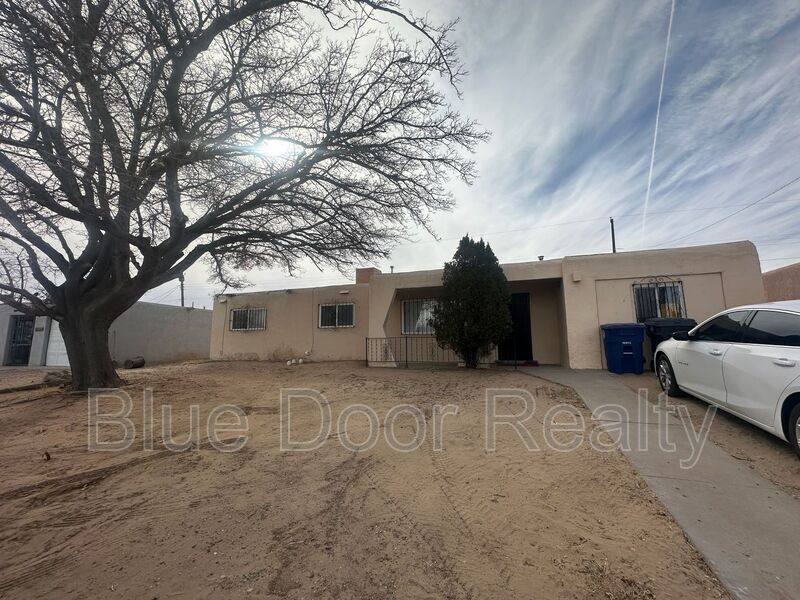 House for rent at 1521 Del Monte Trail SW, Albuquerque, NM 87121