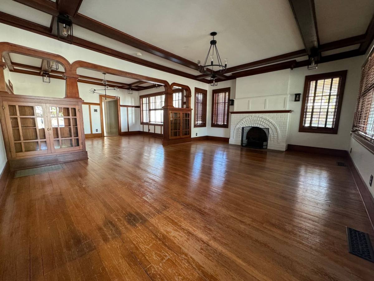 House for rent at 1523 W Broadway Ave, Enid, OK 73703
