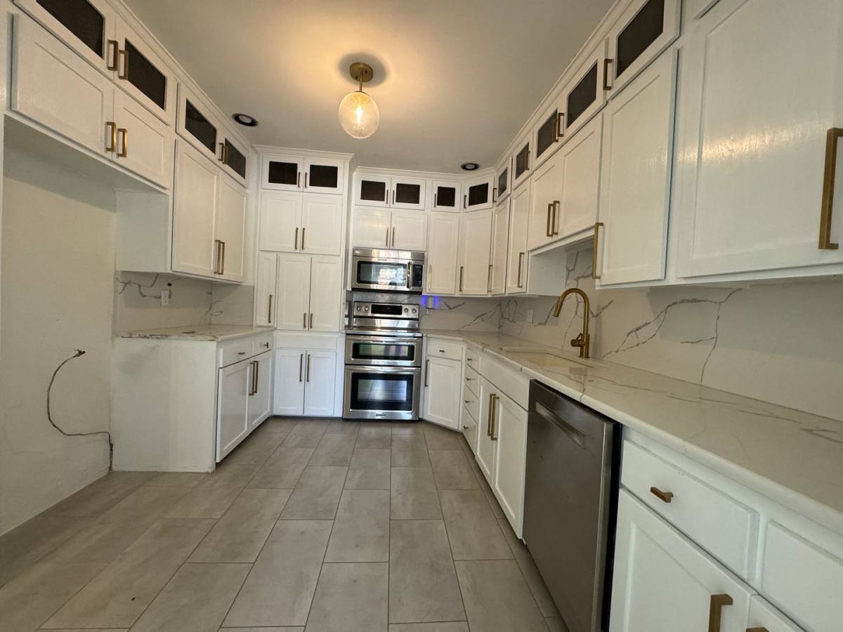 House for rent at 1523 W Broadway Ave, Enid, OK 73703