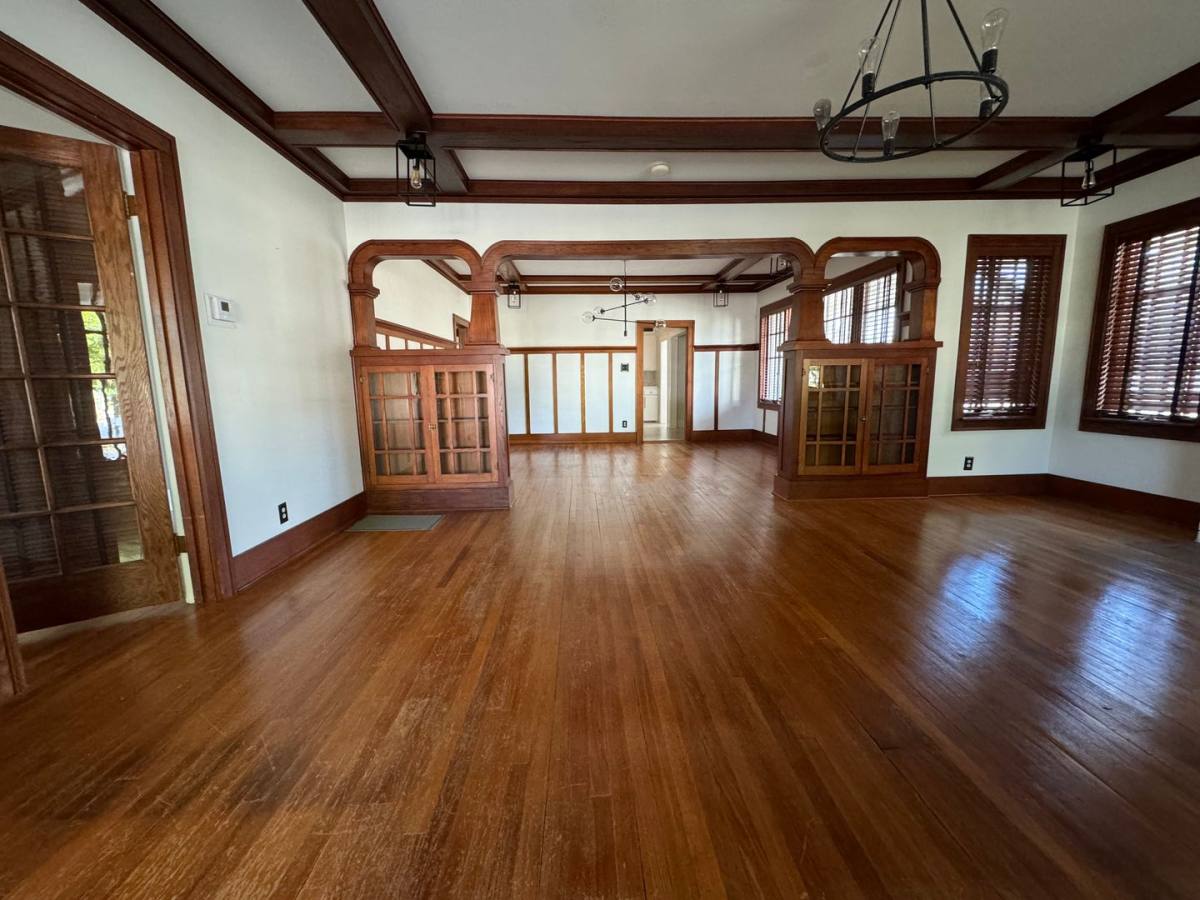 House for rent at 1523 W Broadway Ave, Enid, OK 73703