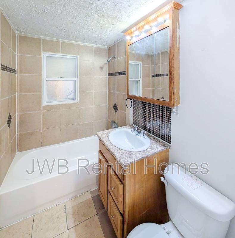 House for rent at 1720 Brooker Rd, Jacksonville, FL 32207