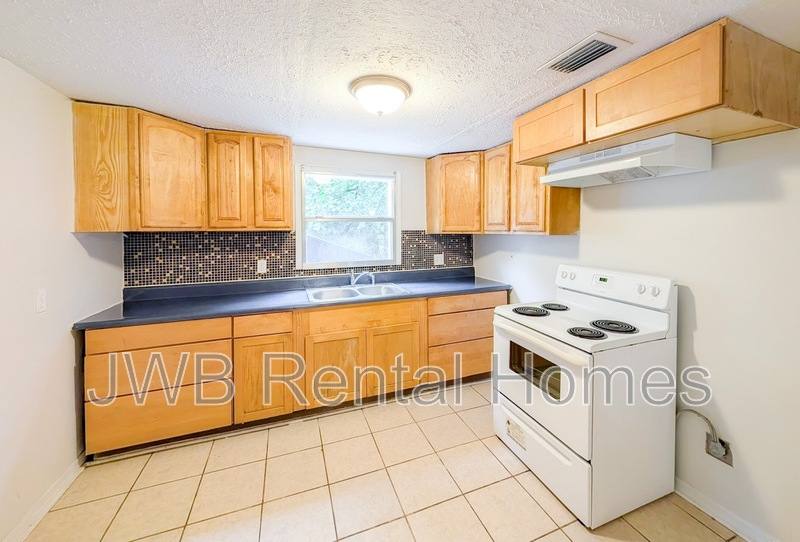 House for rent at 1720 Brooker Rd, Jacksonville, FL 32207