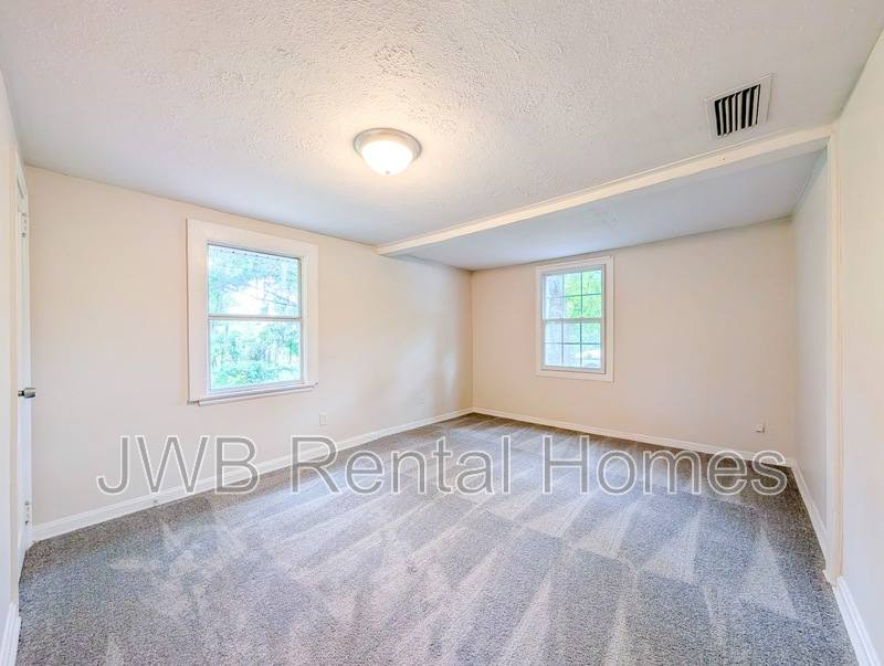 House for rent at 1720 Brooker Rd, Jacksonville, FL 32207