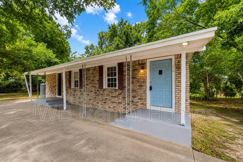 House for rent at 1720 Brooker Rd, Jacksonville, FL 32207