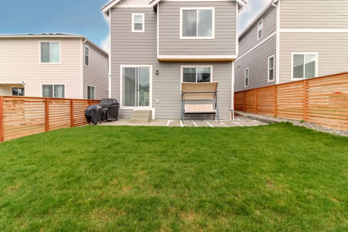 House for rent at 8398 27th St Court E, Puyallup, WA 98371