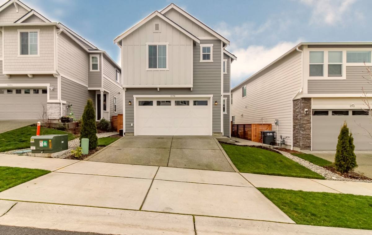House for rent at 8398 27th St Court E, Puyallup, WA 98371
