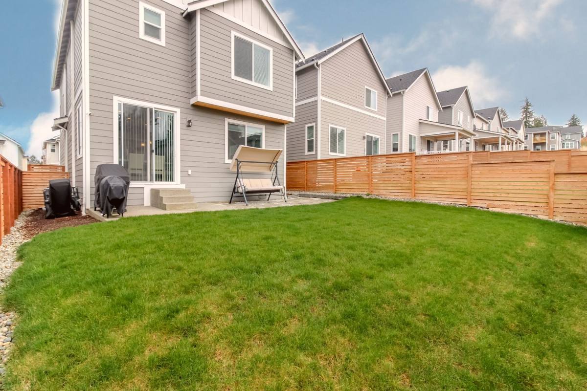 House for rent at 8398 27th St Court E, Puyallup, WA 98371