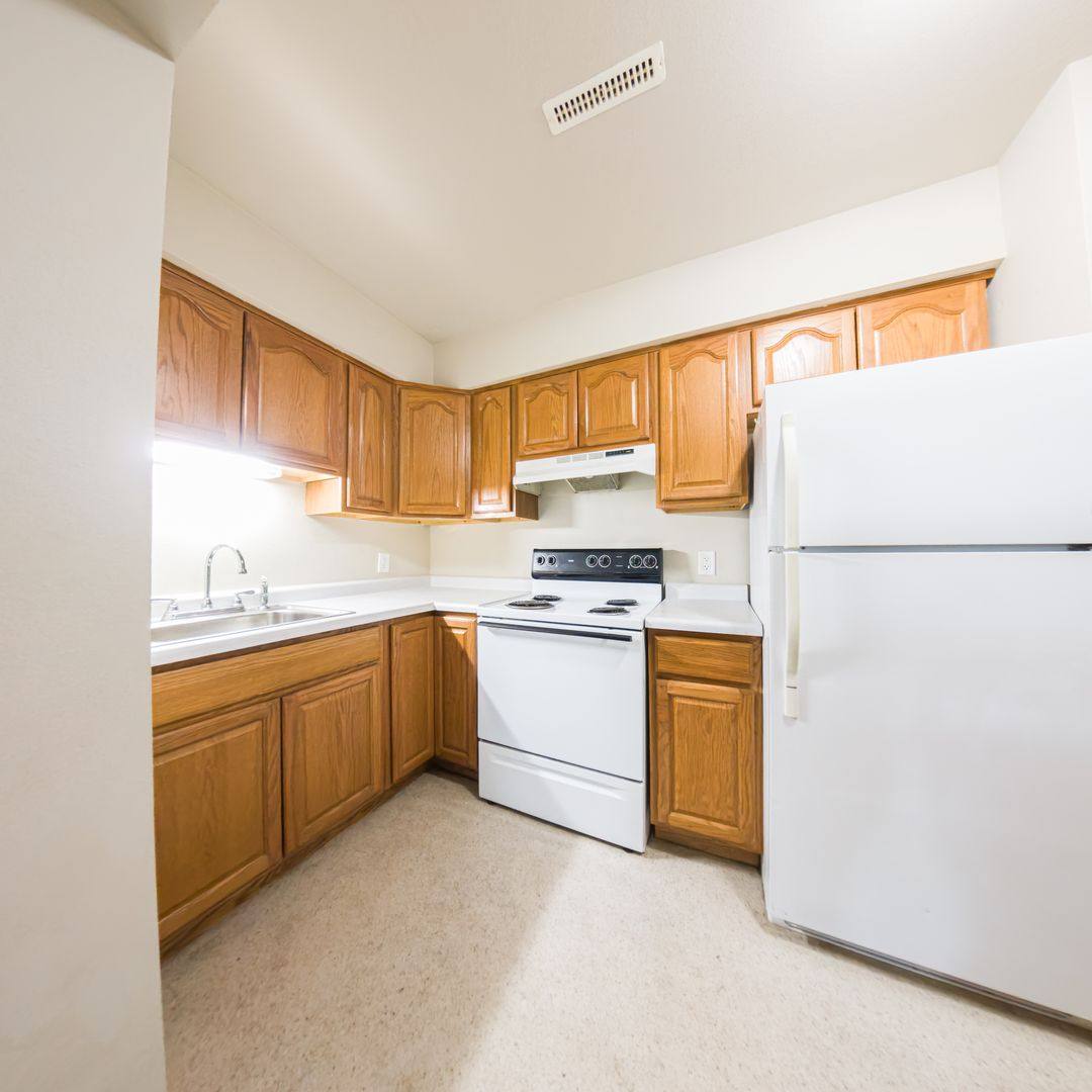 Apartment for rent at 1105 N Depot St, Knoxville, IA 50138