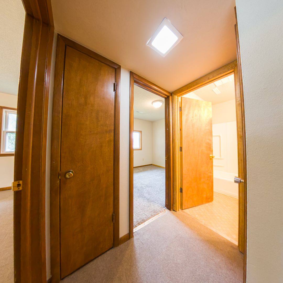 Apartment for rent at 1105 N Depot St, Knoxville, IA 50138