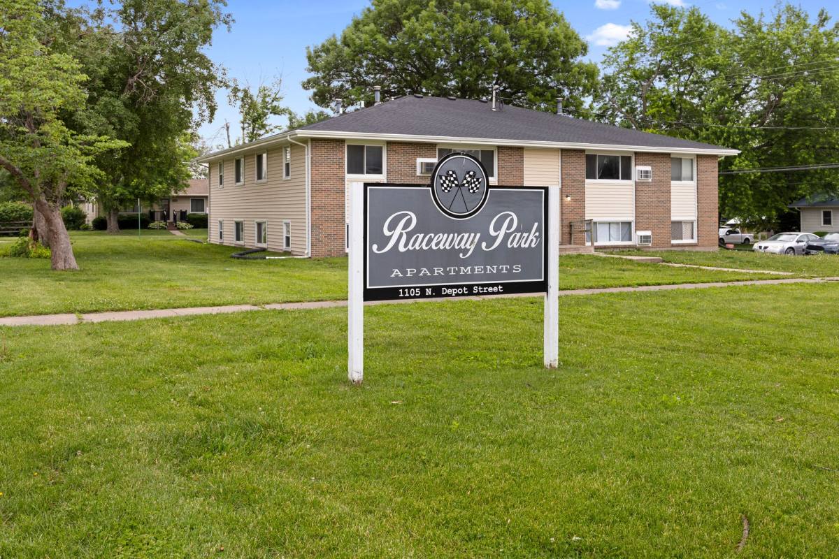 Apartment for rent at 1105 N Depot St, Knoxville, IA 50138