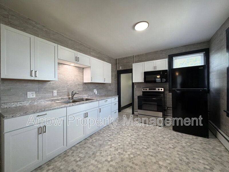 Apartment for rent at 4602 Saint Paul #3, Lincoln, NE 68504