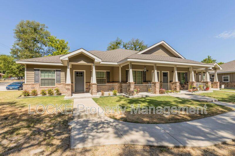 House for rent at 510 E Akard Ave #400, Weatherford, TX 76086
